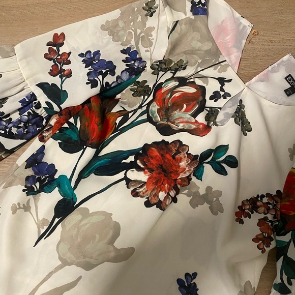 Express Flowly Long Top - Picture 2 of 3